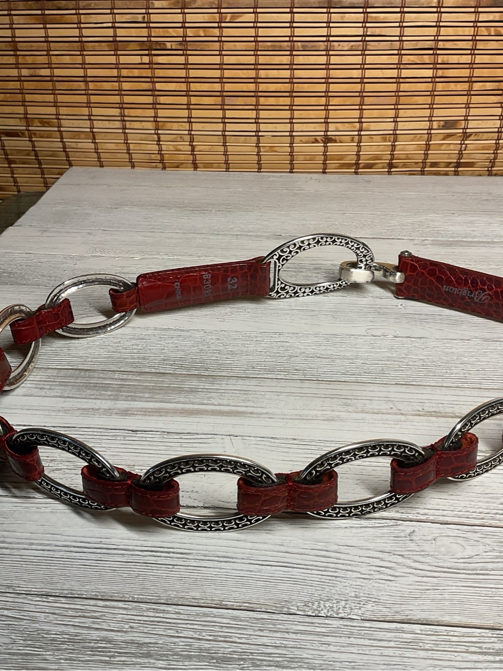 Ladies Brighton Red Leather Silver Rings Clasp Belt Size 32 faux croc - Picture 11 of 11